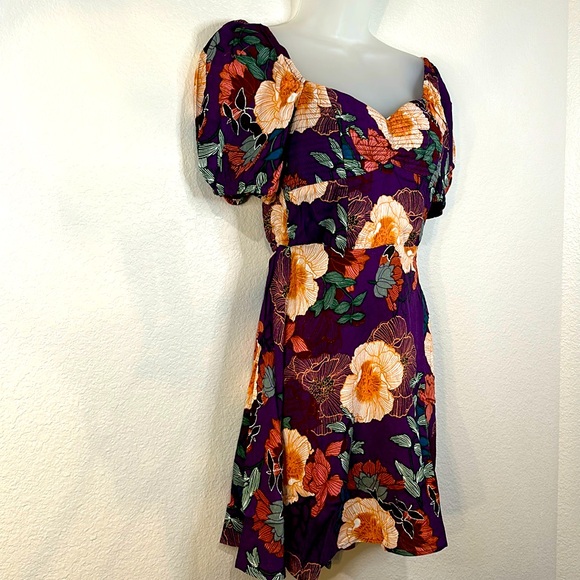 Band Of The Free AIMEE PURPLE FLORAL PUFF SLEEVE MINI DRESS Size XS NWT - Picture 6 of 13